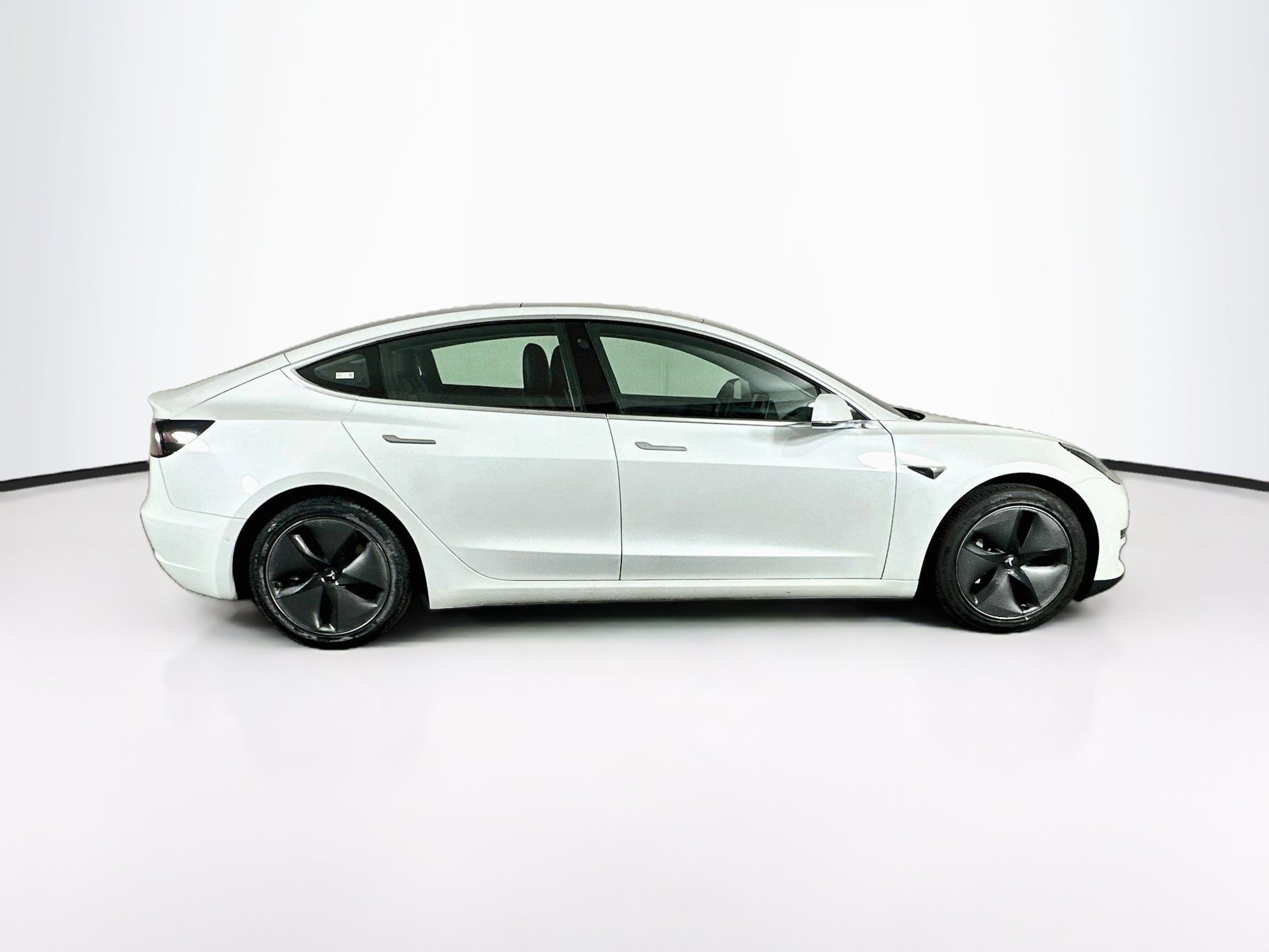 Used 2020 Tesla Model 3 Standard Range Plus RWD image 10