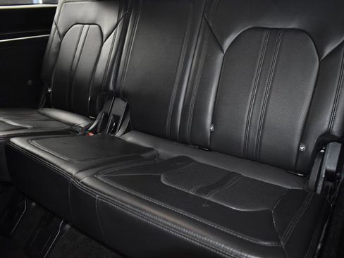 Used 2018 Ford Expedition Limited image 17