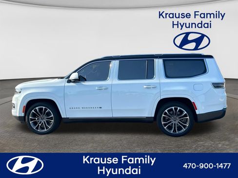 Used 2022 Jeep Grand Wagoneer Series III w/ Rear Seat Video Group 1 AWD/4WD image 4