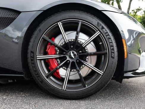Used 2021 Aston Martin V8 Vantage Roadster RWD image 58