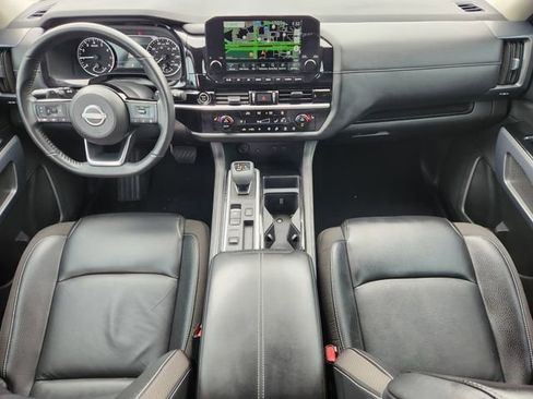 Used 2024 Nissan Pathfinder SL FWD image 22