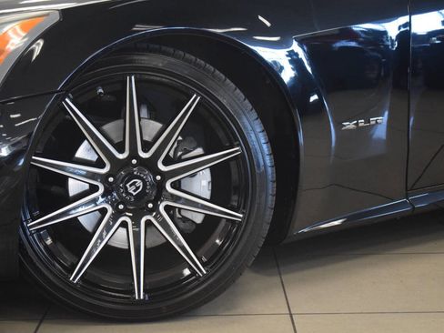 Used 2005 Cadillac XLR Base 2dr Roadster image 32