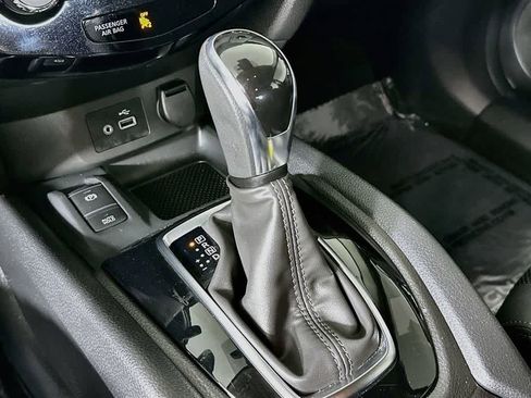 Used 2022 Nissan Rogue Sport SL AWD/4WD image 19