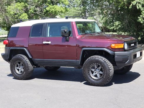 Used 2007 Toyota FJ Cruiser 4WD image 2