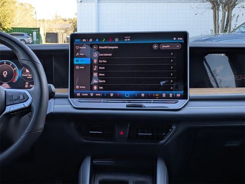 Certified 2026 Volkswagen Tiguan SEL R-Line image 23