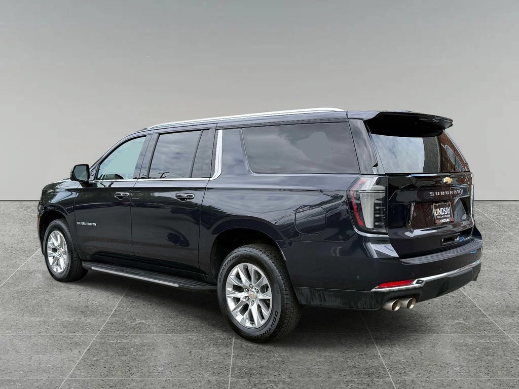 Used 2026 Chevrolet Suburban Premier AWD/4WD image 12