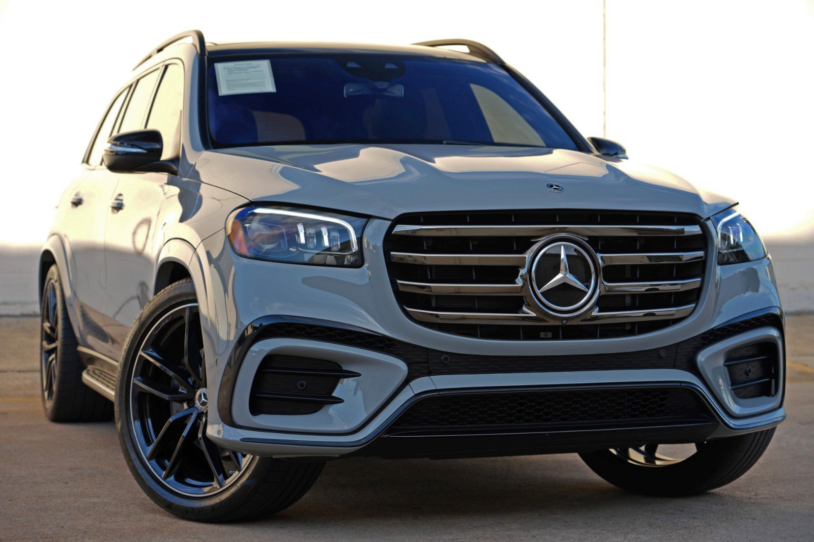 Used 2024 Mercedes-Benz GLS 580 4MATIC image 4