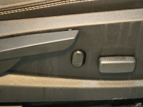 Used 2018 GMC Canyon Denali image 12