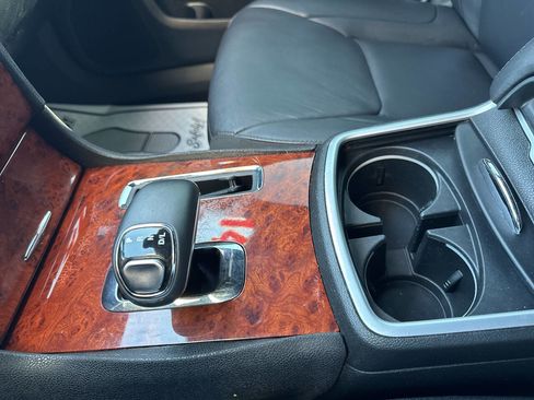 Used 2014 Chrysler 300 AWD image 30