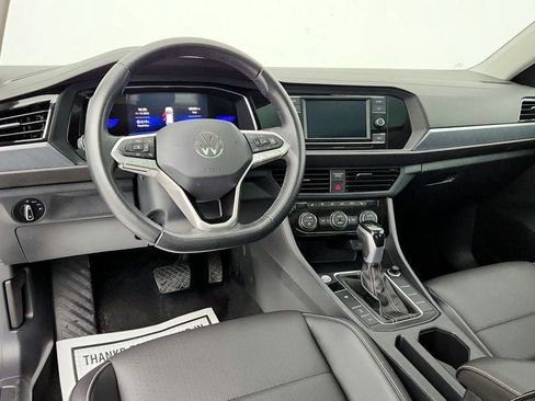 Used 2024 Volkswagen Jetta SE image 13