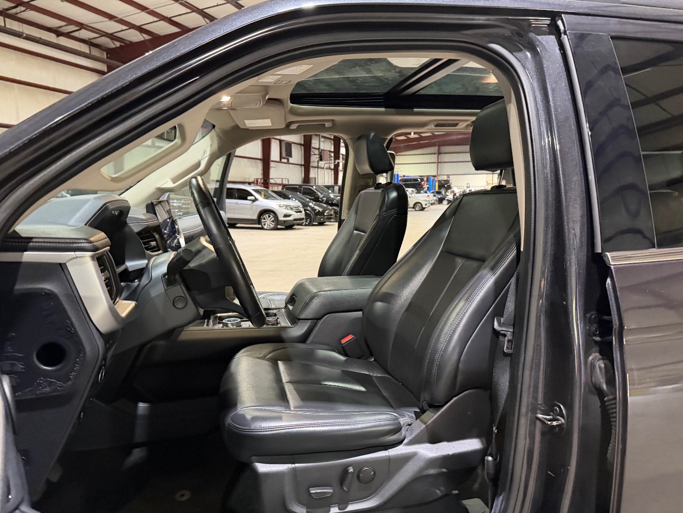 Used 2023 Ford Expedition Max XLT AWD/4WD image 14