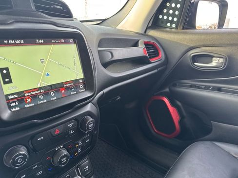 Used 2023 Jeep Renegade Trailhawk w/ Trailhawk Elite Group image 22