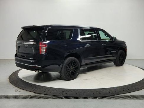 Used 2023 Chevrolet Suburban Premier AWD/4WD image 8