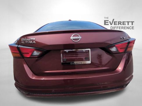 Used 2024 Nissan Altima 2.5 SV FWD image 5