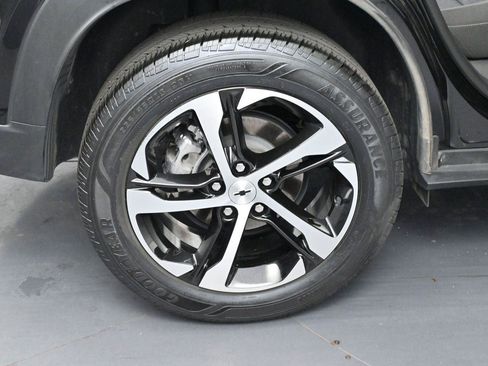 Used 2024 Chevrolet Trax RS w/ Driver Confidence Package FWD image 30