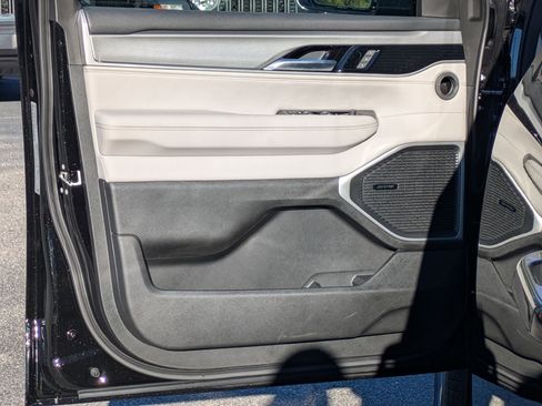 New 2025 Jeep Wagoneer L Series II image 19