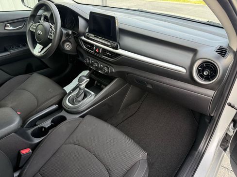 Used 2020 Kia Forte LXS FWD image 20