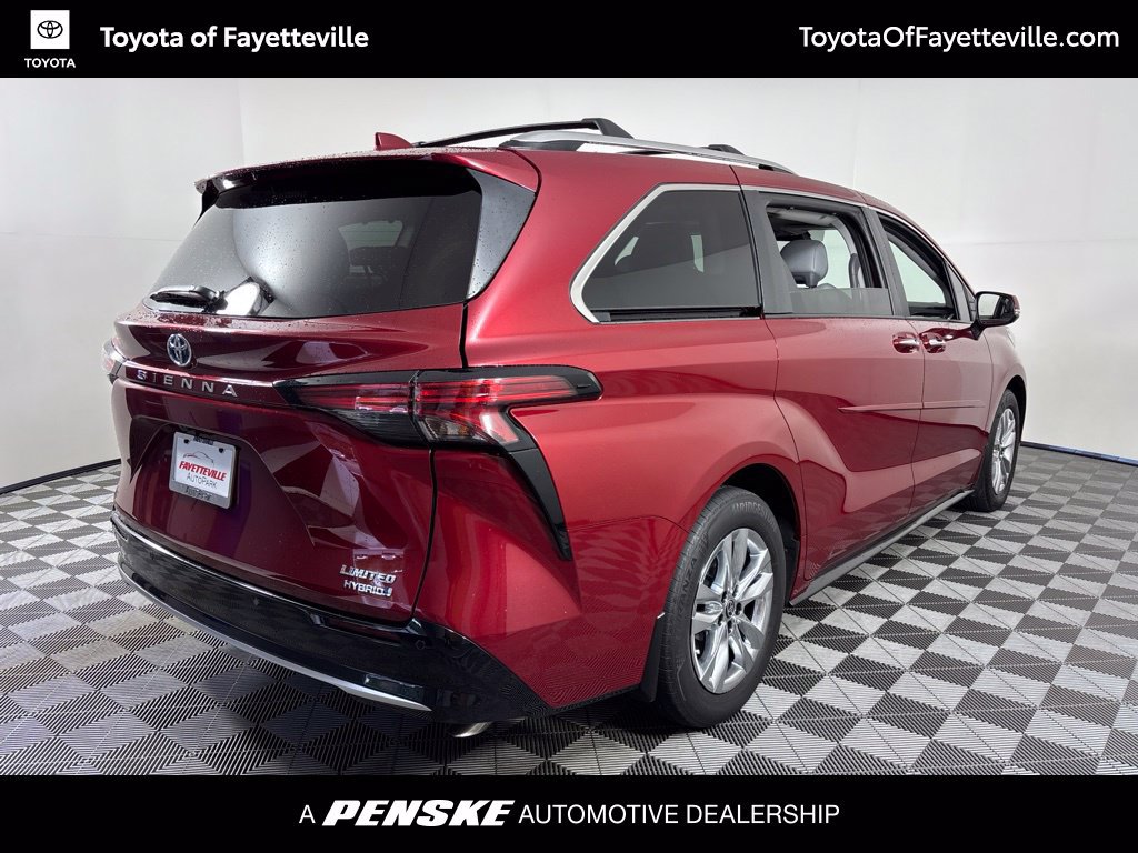 Certified 2023 Toyota Sienna Limited FWD image 5
