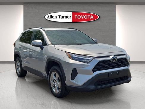 Used 2024 Toyota RAV4 XLE AWD/4WD image 1