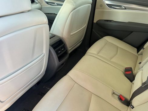 Used 2018 Cadillac XT5 Luxury w/ Driver Awareness Package FWD image 13