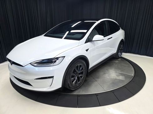 Used 2022 Tesla Model X image 7