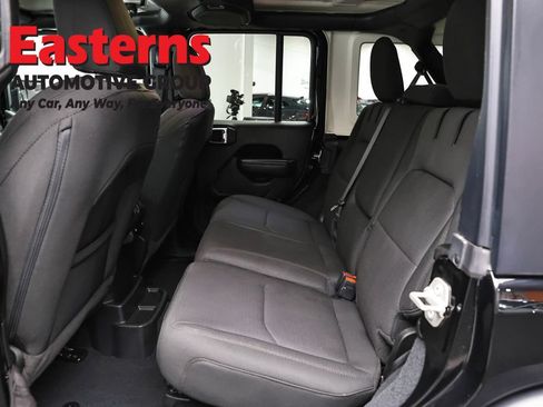 Used 2023 Jeep Wrangler Unlimited w/ Cold Weather Group AWD/4WD image 22
