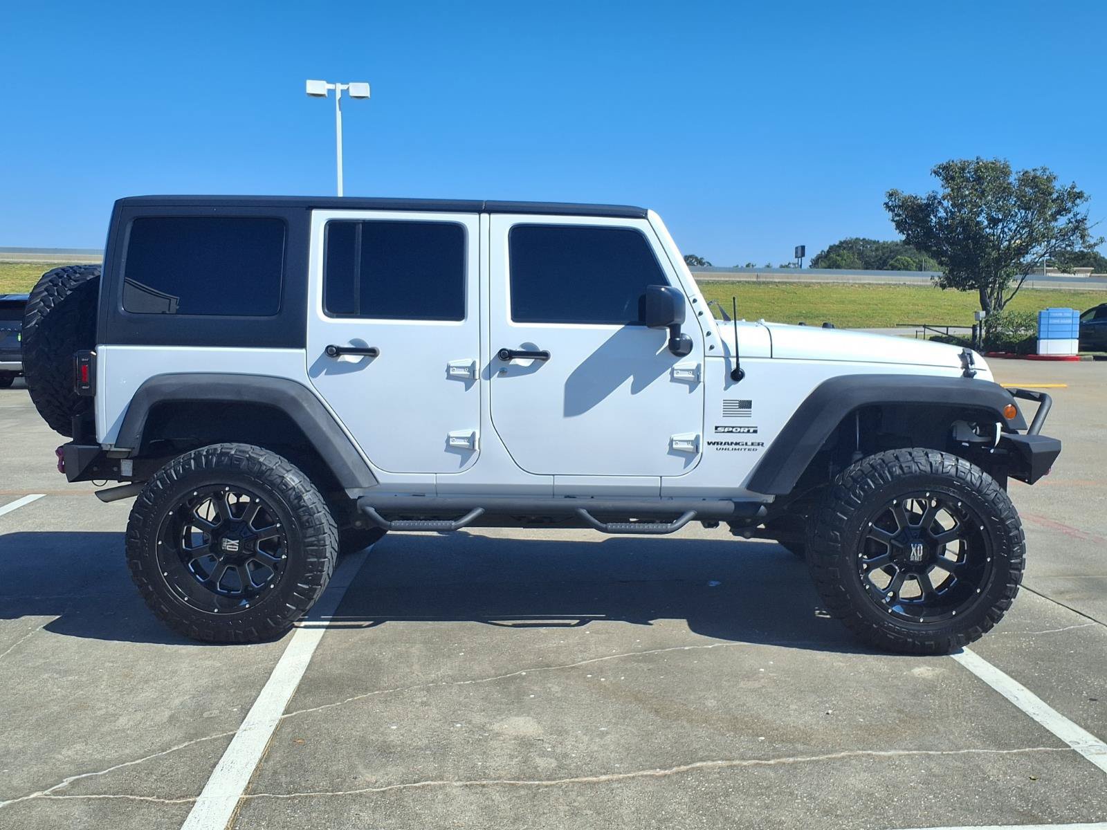 Used 2017 Jeep Wrangler Unlimited Sport w/ Quick Order Package 24S AWD/4WD image 8