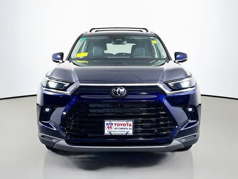 Certified 2024 Toyota Grand Highlander AWD image 11