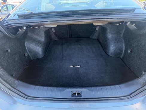 Used 2025 Nissan Altima 2.5 SV FWD image 31
