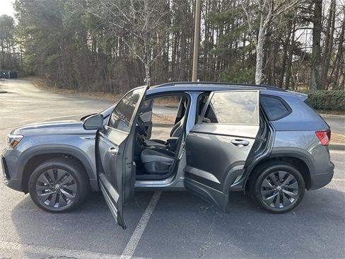 Used 2024 Volkswagen Taos S image 22