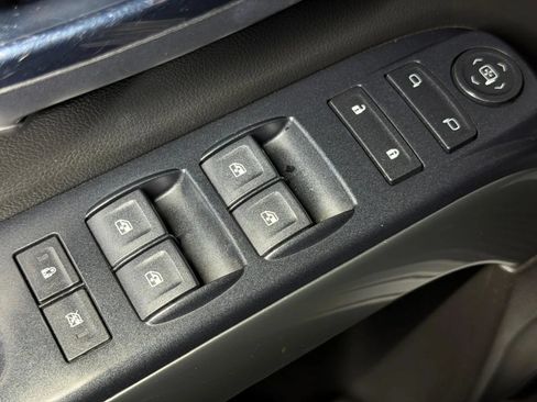 Used 2018 Chevrolet Silverado 1500 LT RWD image 21