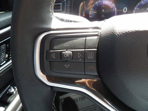 Used 2024 Jeep Wagoneer 4WD w/ Premium Group I image 24