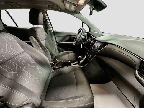 Used 2019 Chevrolet Trax LT FWD image 27
