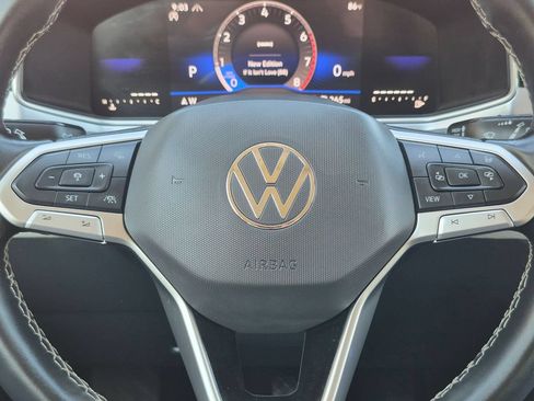 Used 2025 Volkswagen Taos SE AWD/4WD image 23
