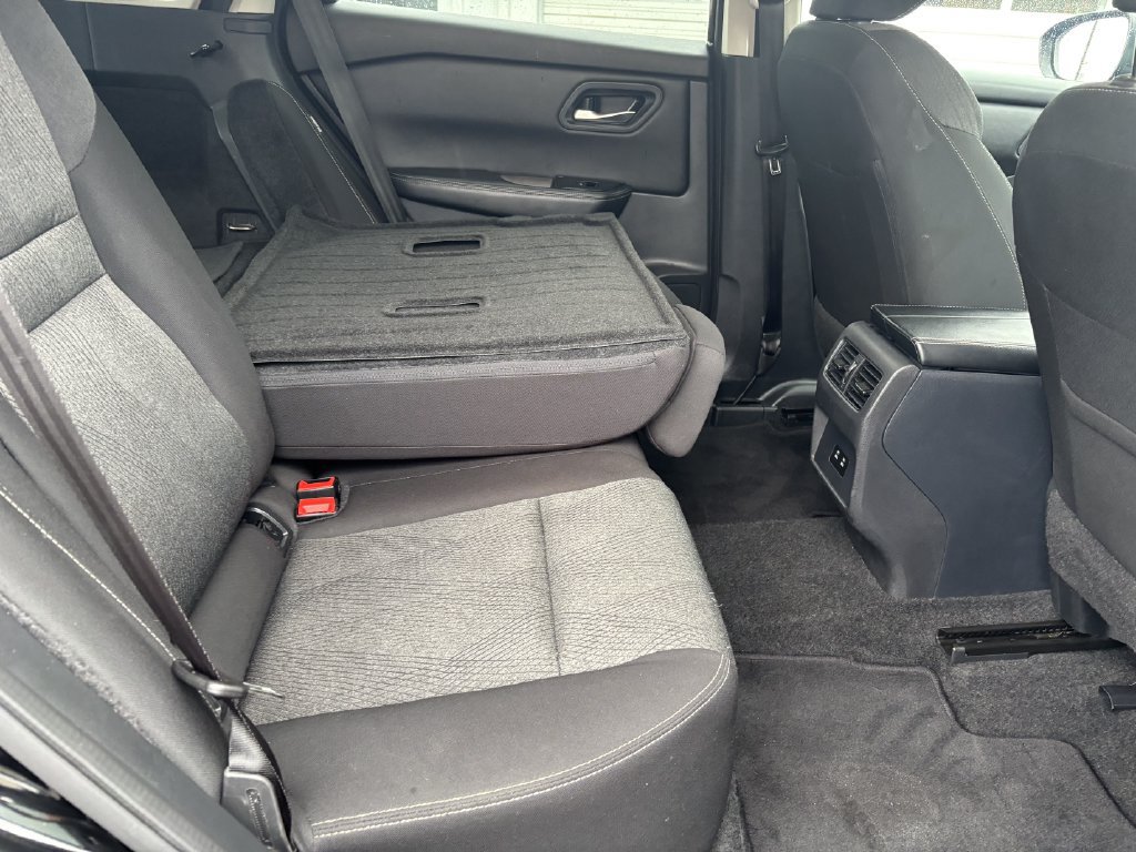 Used 2025 Nissan Rogue SV AWD/4WD image 27