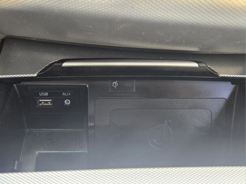 Used 2018 Genesis G80 3.8 w/ Option Group 03 image 24