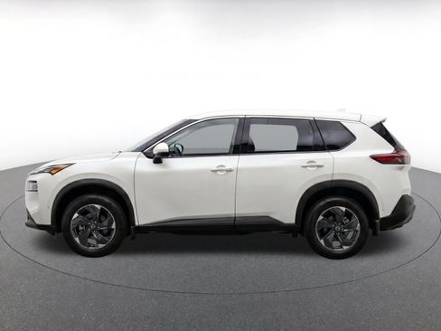 Used 2025 Nissan Rogue SV AWD/4WD image 4