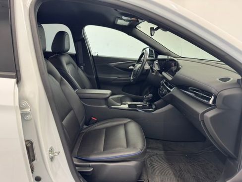 Used 2025 Buick Envista Sport Touring w/ Convenience I Package image 16