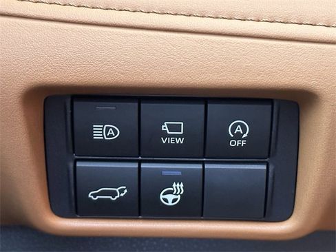 New 2026 Toyota Highlander Platinum image 16