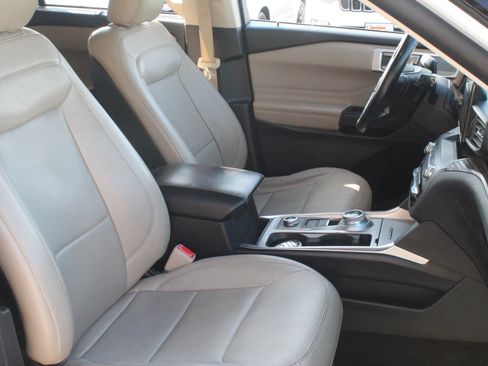 Used 2020 Ford Explorer Limited AWD/4WD image 37