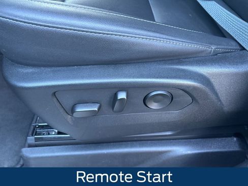 Certified 2025 Chevrolet Suburban Z71 image 10