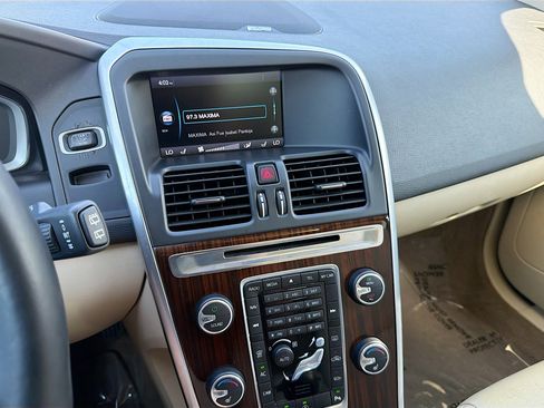 Used 2015 Volvo XC60 T5 Platinum image 28