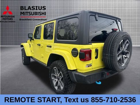 Used 2024 Jeep Wrangler Unlimited w/ Convenience Group AWD/4WD image 16