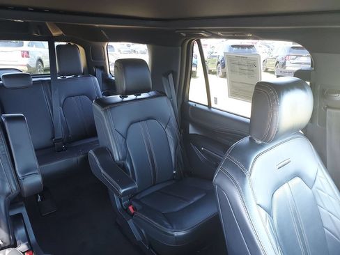 Used 2022 Ford Expedition Platinum AWD/4WD image 14