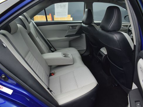 Used 2015 Toyota Camry SE image 11