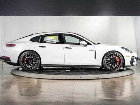New 2026 Porsche Panamera Turbo image 8
