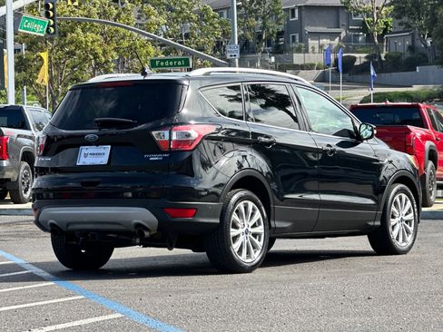 Used 2018 Ford Escape Titanium image 5