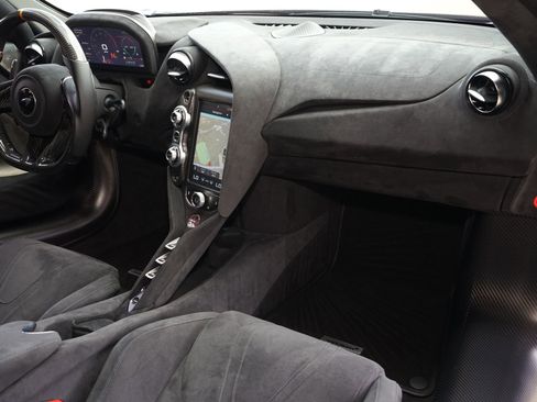Used 2019 McLaren 720S Luxury RWD image 28