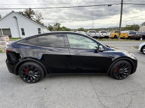 Used 2022 Tesla Model Y Performance AWD/4WD image 6