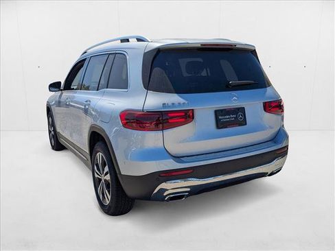 New 2025 Mercedes-Benz GLB 250 image 8